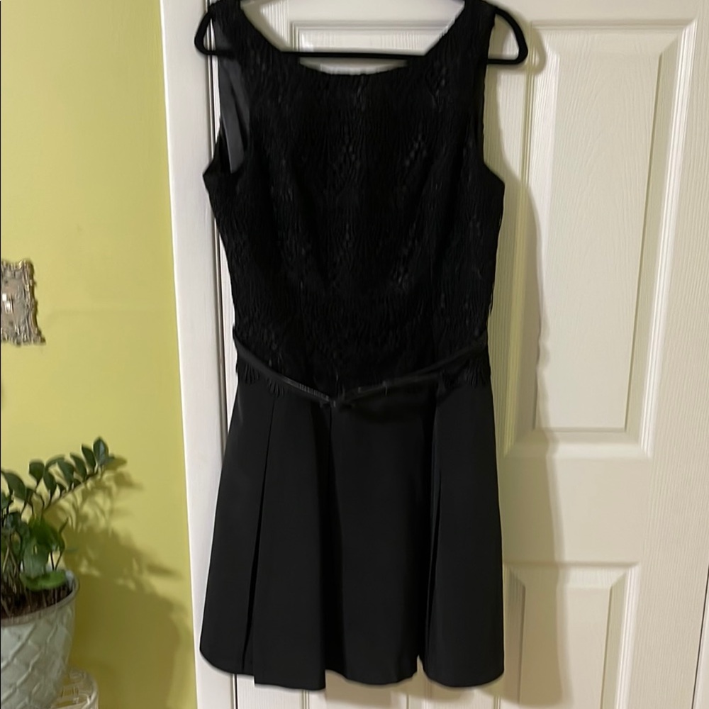 Elegant Black Sleeveless Dress